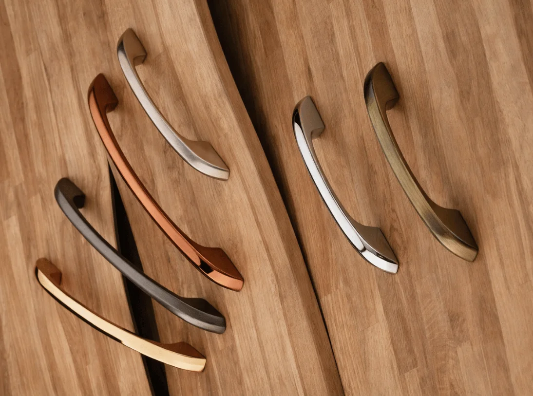 KITCHEN HANDLES