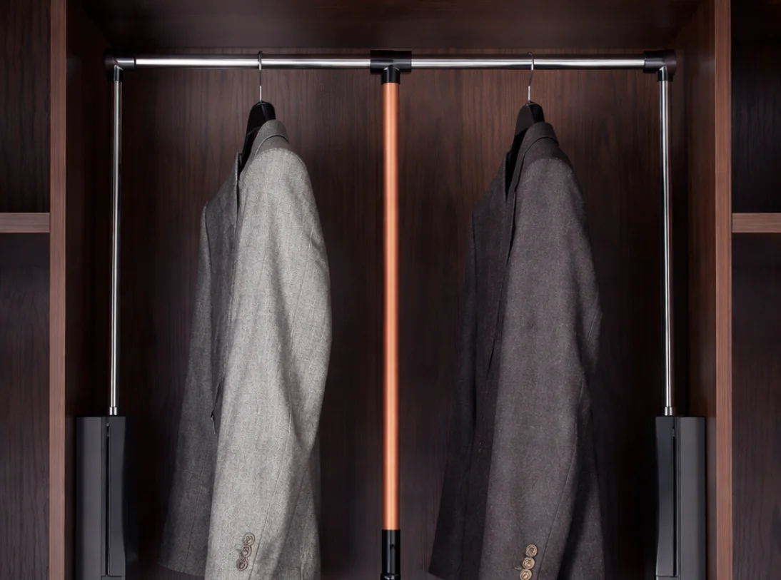 WARDROBE LIFTUP